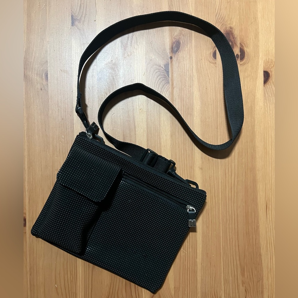 Urban oxide purse recycled rubber- cool texture!